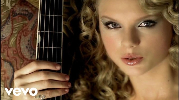 Teardrops On My Guitar - Taylor Swift